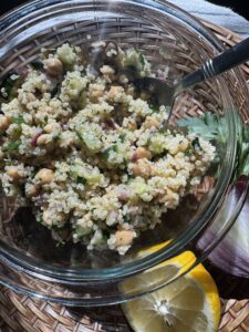 quinoa chickpea salad